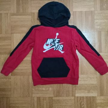nike pulover št. 110-116