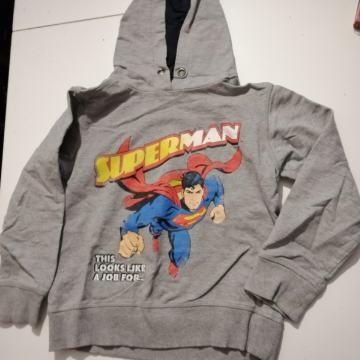 Prodam pulover s kapuco 122/6-7