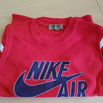 Rdeč pulover NIKE, velikost 92