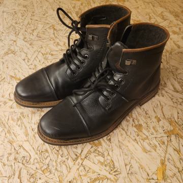 Moški čevlji usnjeni črni čevlji gležnarji št. 42