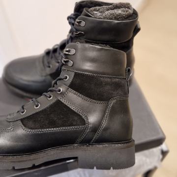 Novi čevlj usnjene gležnarji št.43