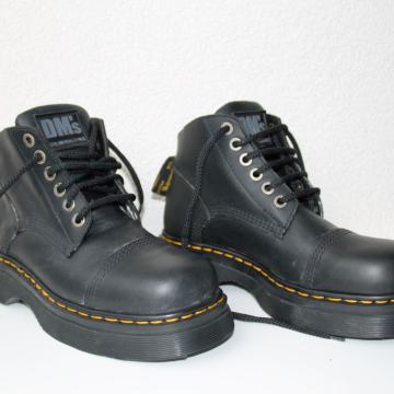 Dr. Martens Black Greasy 6 Eyelet Cap Boot