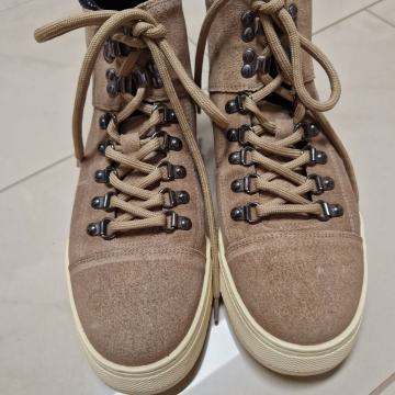 Gležnjarji 43 gležnarji  usnje novi (1× obuti)