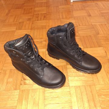 MOŠKI POHODNIŠKI ČEVLJI