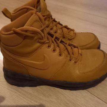 Nike monoa gležnarji EU- 37.5