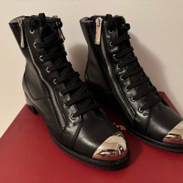 Original usnjeni Baldinini čevlji