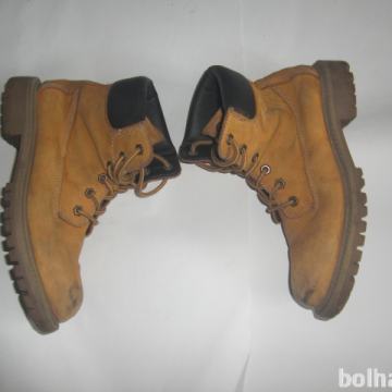 POHODNI ČEVLJI KOT NOVI