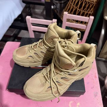 Vojaški čevlji št. 41