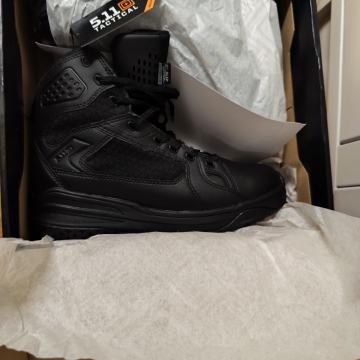 zimski čevlji znamka 5.11 halcyon waterproof 6 boot