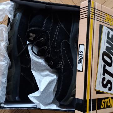 Novi zimski visoki čevlji 46