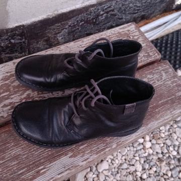 čevlji usnjeni gležnarji št 37