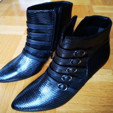 Črni gležnarji Gabor - NOVO