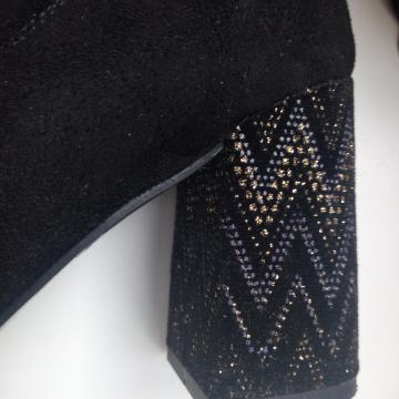 Črni tekstilni gležnarji