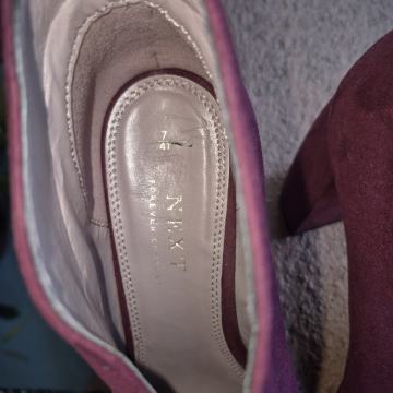 ELEGANTNE GLEŽNARJI