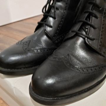 Elegantni usnjeni gležnarji, čevlji