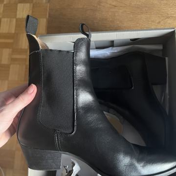 Gant usnjeni gležnarji 38