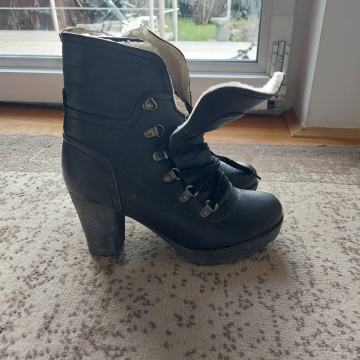 Gležnaji 39 št. črno sivi ženski