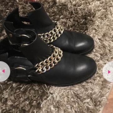 Gleznarji bata 39 usnje