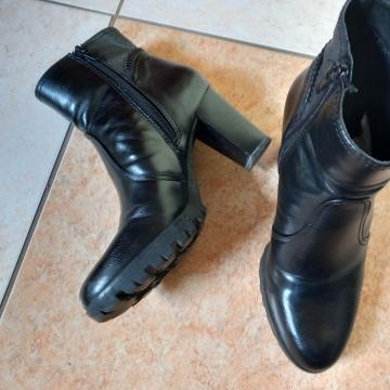 Gležnarji Catwalk št 37