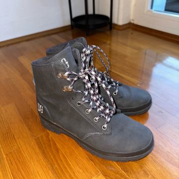 Gležnarji DC shoes, št. 38,5