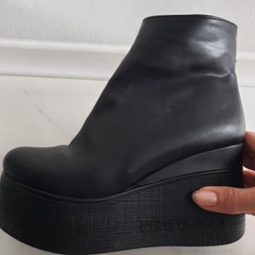 Gležnarji več vrst