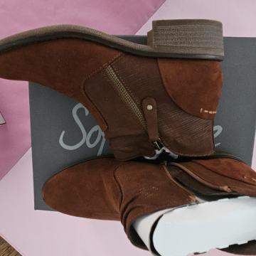 Novi gleznarji, rjave barve, stevilka40