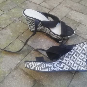 SALONARJI  ST 39 GRACELAND CENA 13 EUR RABLJENO OHRANJENO CENA 13 EUR