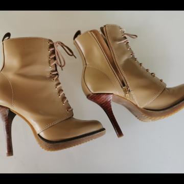 Gležnjarji dr. Martens, 38 velikost