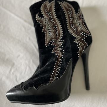 Gležnjarji v kavbojskem stilu 39