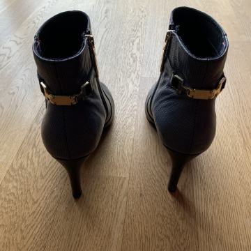 Hilfiger ženski modni čevlji