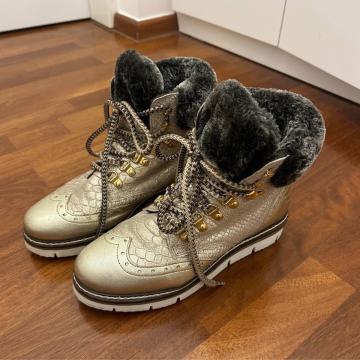 KUPIM Creator gležnjarje