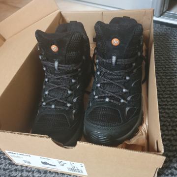 Merrell poh. ž. čevlji št.38, kupljeni za 179,99eur