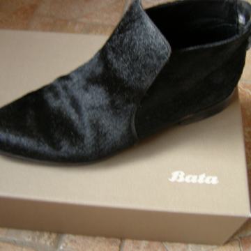 nov gležnjar / kakovostno kosmateno usnje