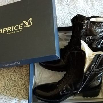 Ženski gležnarji Caprice