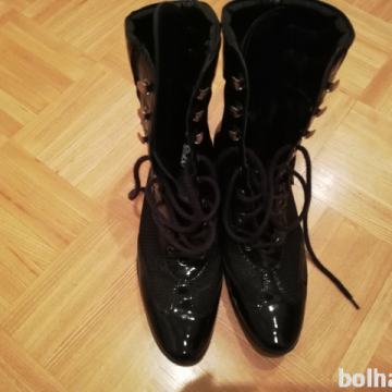 prodam črne gležnarje