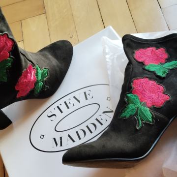 Prodam gležnjarje, št. 38