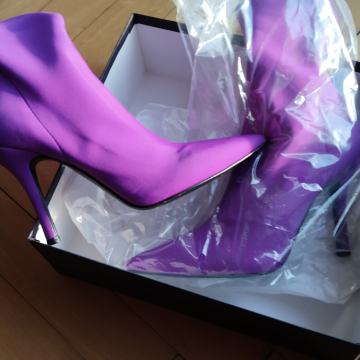 Prodam viola gležnjarje, skoraj nenošene