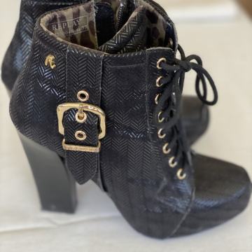 Replay gleznarji s peto, 37