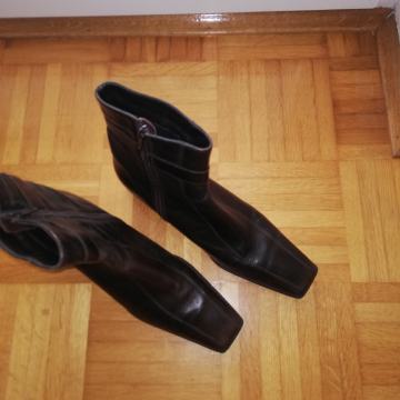 rjavi ženski gležnjarji št. 39