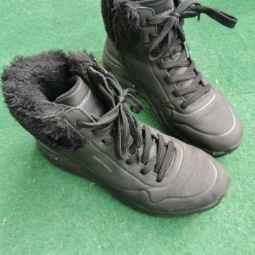 Skechers zimski gležnarji št. 38