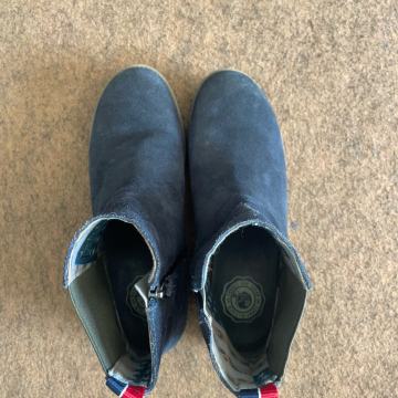 TOMMY HILFIGER gležnarji št.38