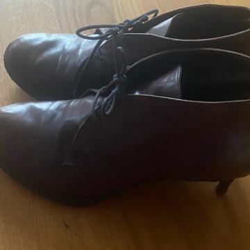 Usnjeni gležnarji s peto, št.39