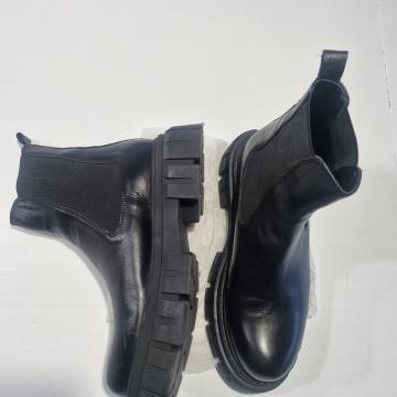 Usnjeni gležnarji, škornji Renini 41/42