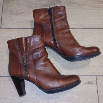 Usnjeni gležnarji, vel.39, Alpina