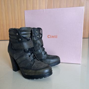 Usnjeni zimski gležnarji