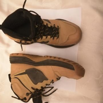 visoki čevlji-gležnarji št. 39