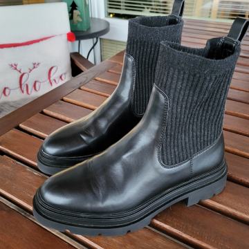 ZARA gležnarji z videzom nogavice, 39 - NOVO