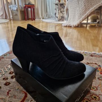 NOVI ženski gležnarji Moly – Peter Kozina, št. 40