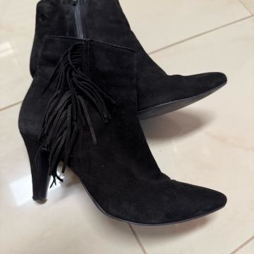 Ženski gležnjarji s peto usnje vel 38