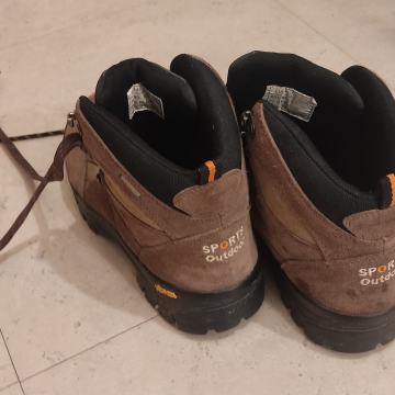 Ženski pohodni čevlji št.41